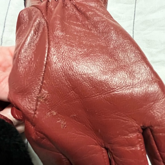 Red Leather Gloves - Picture 5 of 5